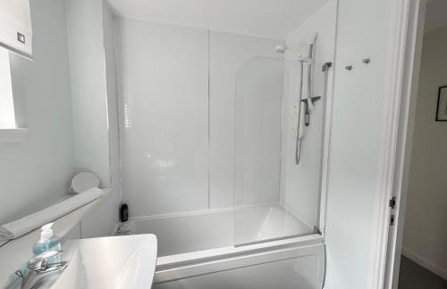 Cosy & Central 2 Bedrooms Apt - Foto 6