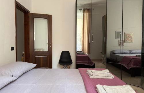 Appartamento per 5 persone su una scalinata storica a 9 minuti a piedi dalla stazione e 12 dal centro - Vista sui tetti della città - Zona collinare residenziale - Foto 13