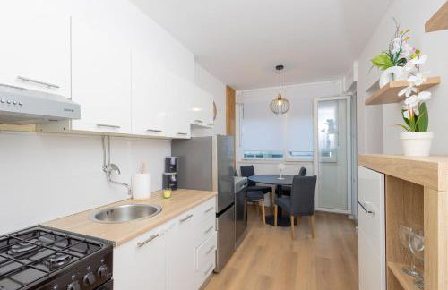 Apartments Marin - Photo 2