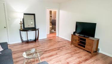 Akron Abode - 2pm Check In & Out - Foto 2