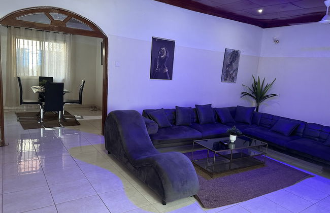 The Retreat Emerald Apartments Close to the Beach - Photo 10