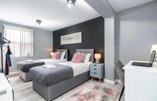 Elegant Flat Near Stonehenge, Amesbury Town Centre Smart TVs Netflix FREE PARKING - Foto 1