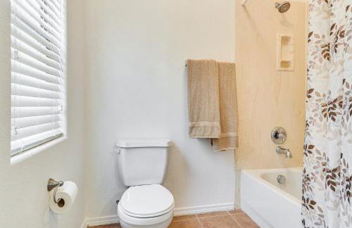 Easy ABQ Access Large Family Home with Patio and Yard - Foto 23