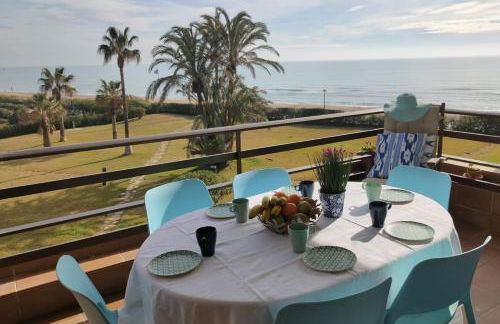 Relaxing Seafront Apartment Gavà 20 Min from BCN - Foto 1