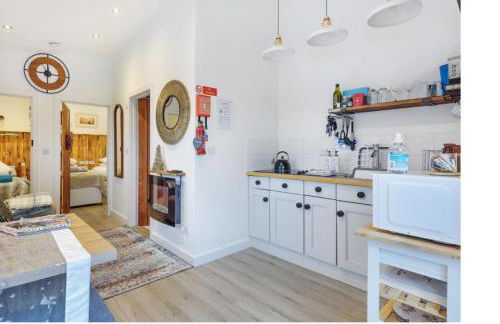 Minimoor Lodge - Photo 2