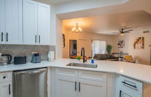 Relaxed 2BD King Bed Pool, Hot Tub, Gym, Parking - Foto 22