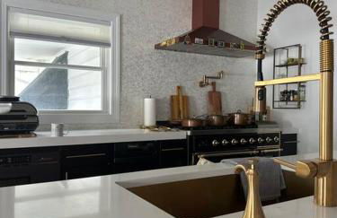 The Most Desired Summer Retreat with Private Pool Just 5 Minutes from the Beach - Foto 15