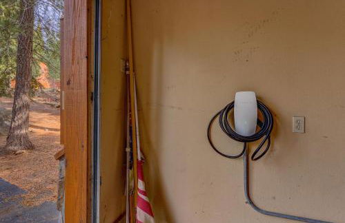 High Country Lodge by Tahoe Getaways - Tahoe Donner 4BR w Hot Tub, Air Conditioning, EV, HOA, Shuffleboard and Horse Shoe Pit - Foto 24