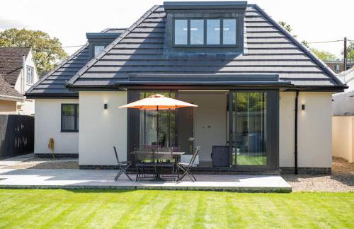 Orchid Lodge - Two Bed Generous Flat - Parking, Netflix, WIFI - Close to Blenheim Palace & Oxford - F4 - Photo 28