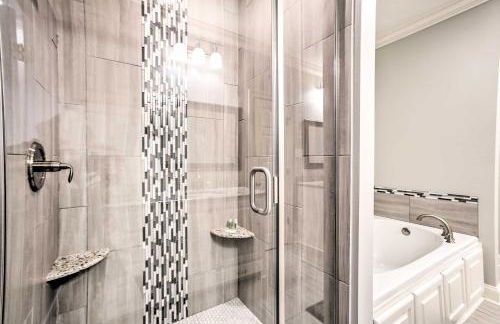 Dreamy Prairieville Townhome with Deck and Yard! - Foto 14