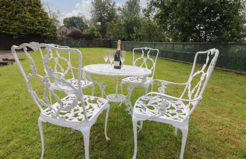 Ford Coach House Cottage - Photo 23