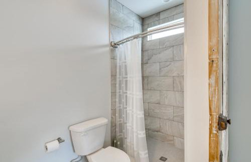 Modern Waveland Home with Deck - Walk to the Beach! - Foto 15