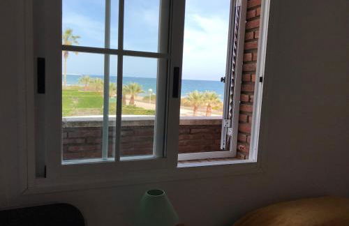 Casa unifamiliar en primera linea de mar - Foto 15