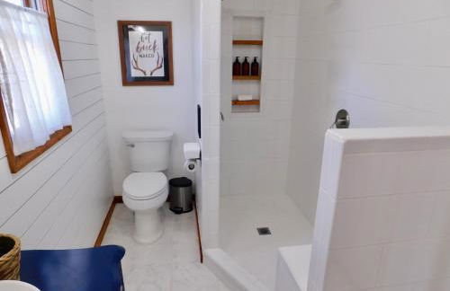 Trailseeker Cabin w King Bed Hot Tub at Red River Gorge Natural Bridge - Foto 28