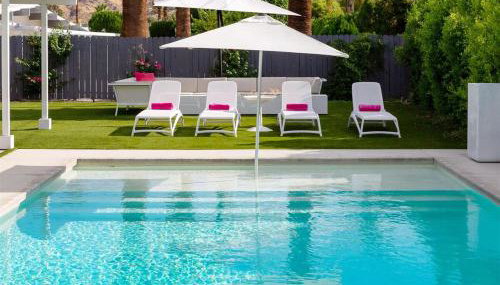 As seen on HGTV Desert Flippers The Pink Door - Foto 4