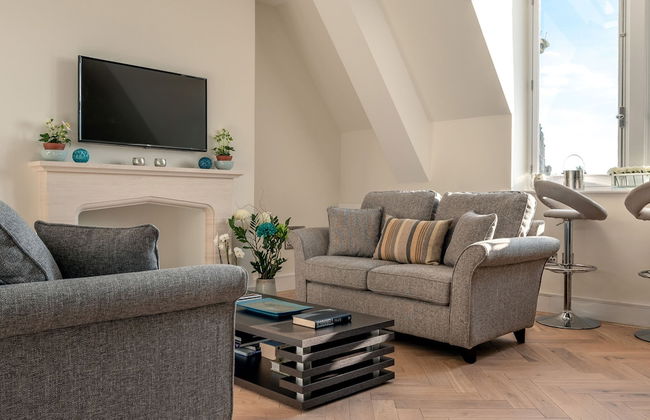 Cathedral View in Exeter - Photo 14