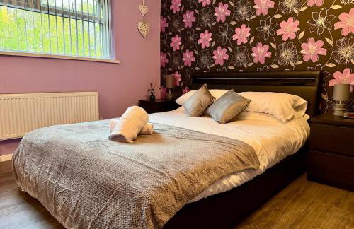 Stylish 3-Bed Family Pet-Friendly Home with Garden - Foto 29