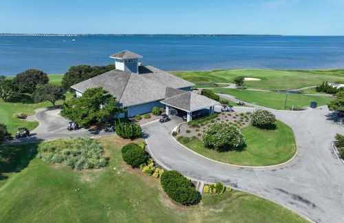 Waterfront luxury w-beach resort-pool-golf-tennis-fishing & views! - Foto 77