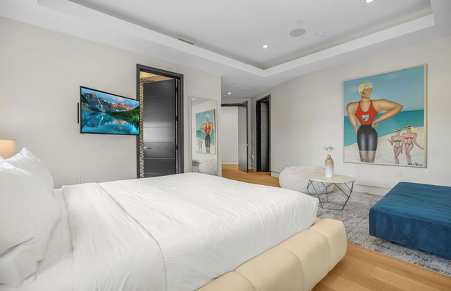 Zorada - Private Hollywood Hills Luxury With Endless Amenities and City Views - Photo 12