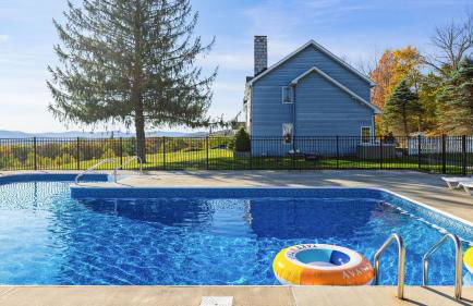 Scenic Catskills Retreat • Pool Hot Tub Game Room Lake Views Mountainview Estate by AvantStay - Foto 66