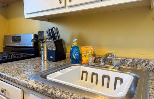 8 Large Apartments with 12 Bedrooms and Parking and WIFI - Foto 45