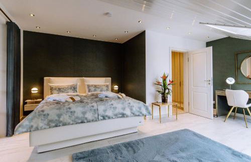 Ferienwohnung König Ludwig - Modernes Design-Apartment für Paare und Genießer am Starnberger See by LIVARIA - Foto 1