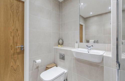 1 Bedroom Flat Near Balham Underground And National Rail Station - Photo 25