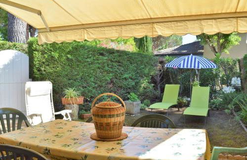 Appartement 2 pièces cabine avec terrasse, jardin, piscine et parking, proche plage - Le Lavandou - FR-1-251-517 - Foto 2