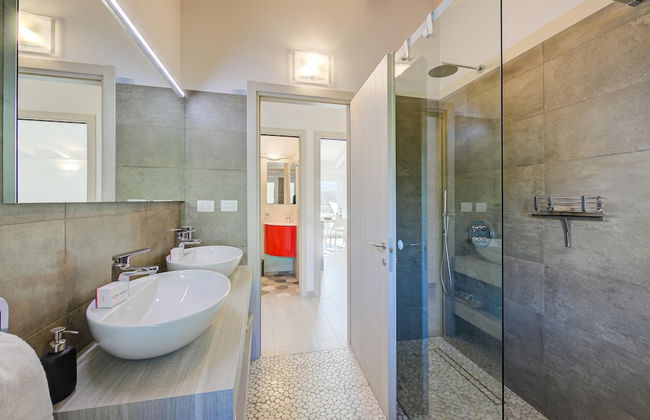 Mirabelle in Dro With 3 Bedrooms and 2 Bathrooms - Photo 19