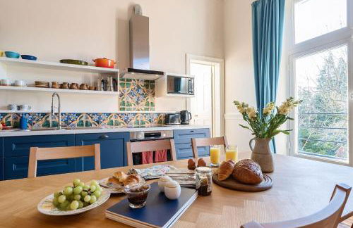 Artist's Studio - Photo 19