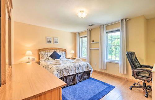 Granby Home with Deck Less Than half Mi to Aldrich Lake! - Foto 26