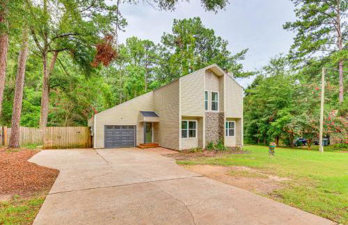 Daphne Home with Deck Close to Beaches and Parks! - Foto 1