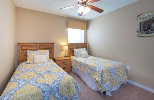 Queenie's Palace - Photo 26