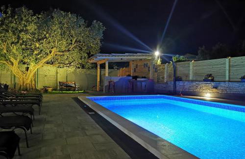 Apartment olive tree garden&poll view 4 plus 2, 130 m2 with tiki bar - Foto 7