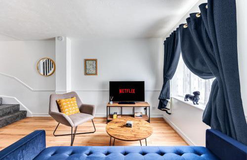 Spacious Bedford House Sleeps 5 Superfast WiFi Free Parking - Foto 9