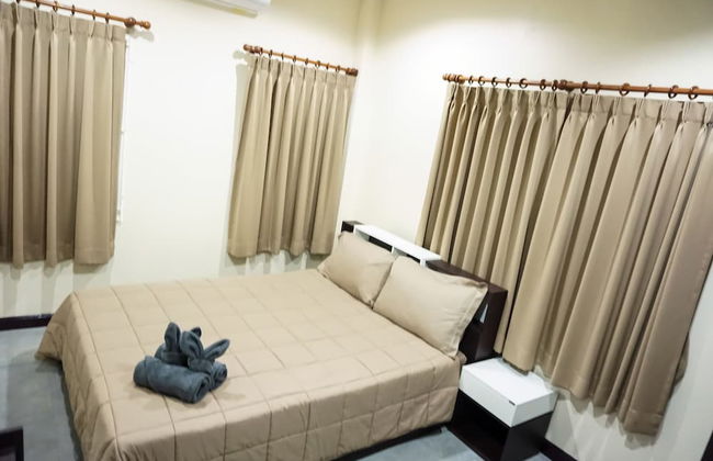 Family Villa Iona with Private Pool - Photo 11