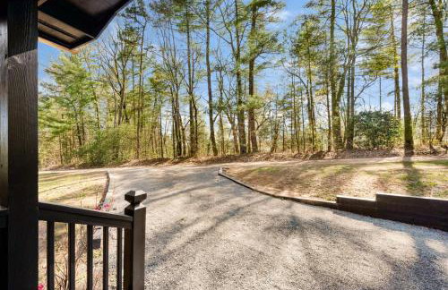 Quiet Ellijay Cabin 2 Master Ensuites, Stunning Views, Hot Tub, Dogs Welcome - Foto 52