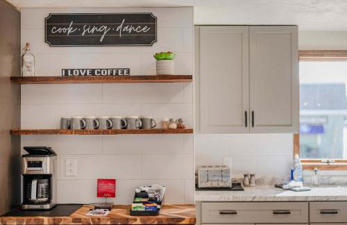 Wolf River Multi-Family Retreat - Sleeps 14 Pontoon Boat Paddle Boards Firepit - Foto 7