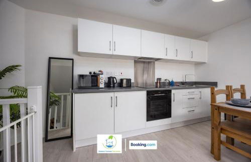 Cosy Retreat By Green Haven Escapes Short Lets & Serviced Accommodation Seacroft With Free Off-Street Parking & Pet-Friendly - Photo 4