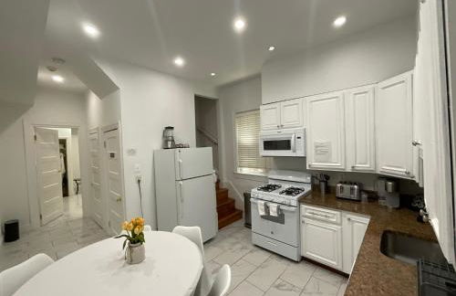 Large DUPLEX Apt 2Bdrm 1Den-Metro - Foto 26