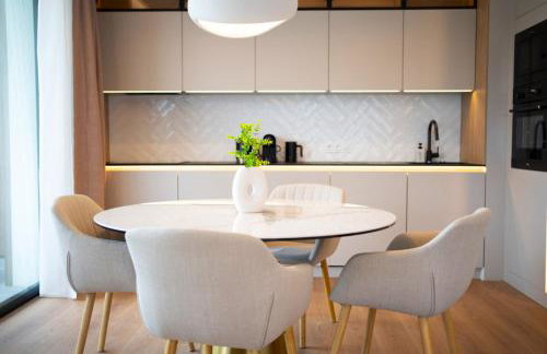 Marina Ostróda IV - super widok na jezioro, 10 m do wody, taras i balkon, winda, klima, garaż - Foto 27