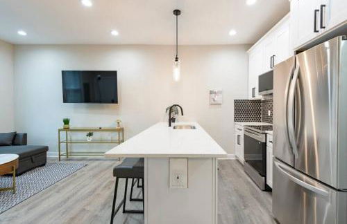 Modern LUX 2BR Apartment in DC with Patio - Foto 16