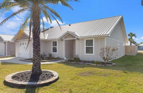 Coral Cabana - 3BD 2BA Home Close to Beach w/ Optional Golf Cart! - Foto 27