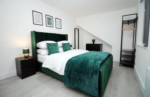 New Cardiff Bloc Exclusive Apartments By Prime Stays - Shops and Parking - Great for Groups and Families - Foto 59