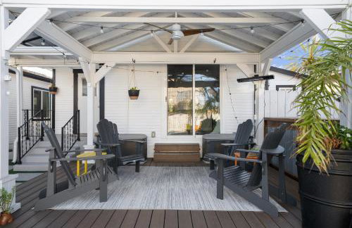 Renovated 3BR House with Heated Pool and Backyard Oasis - Photo 13