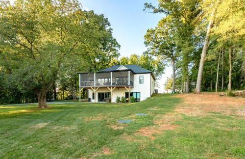 The Flat - A Lake View Retreat with Dock Access - Foto 28