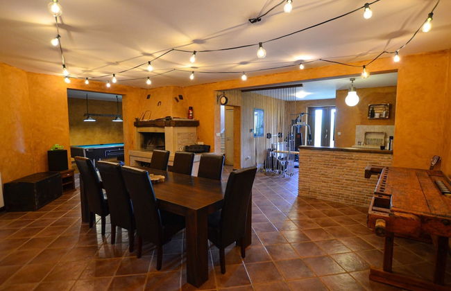 Sophisticated and Chic Villa With Pool - Foto 24