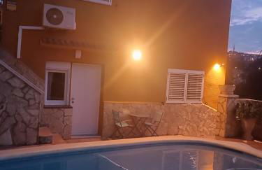 VIP Poolsuite Calafell - Foto 18