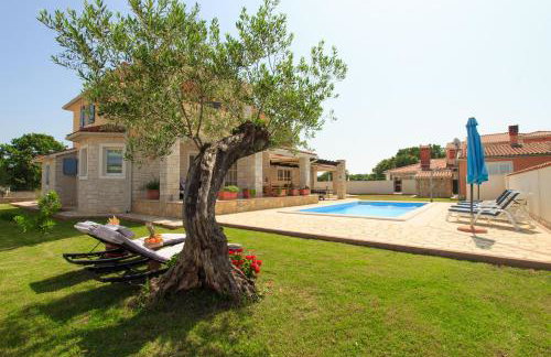 Charming villa Oliva with 4 bedrooms near the wonderful village of Fazana - Foto 16