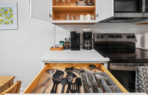 10 Min to Downtown - Desk - Fenced Yard - Wi-Fi - Foto 15